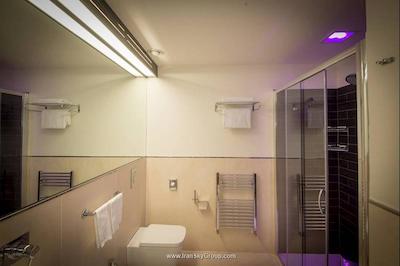 از لیمبییت فیرا