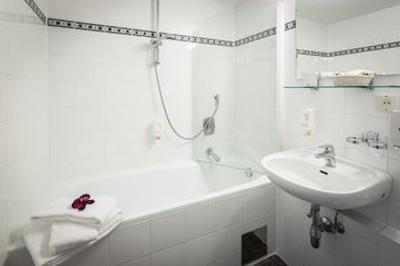 آرتهتل آنا انزیان