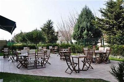 هالیدی این پاریس سی دی جی ایرپورت