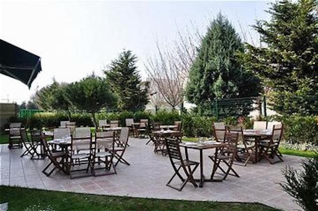 هالیدی این پاریس سی ‌دی ‌جی ایرپورت