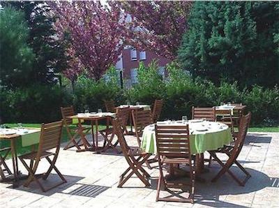 هالیدی این پاریس سی دی جی ایرپورت