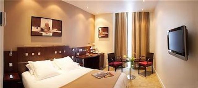 هالیدی این پاریس سی ‌دی ‌جی ایرپورت