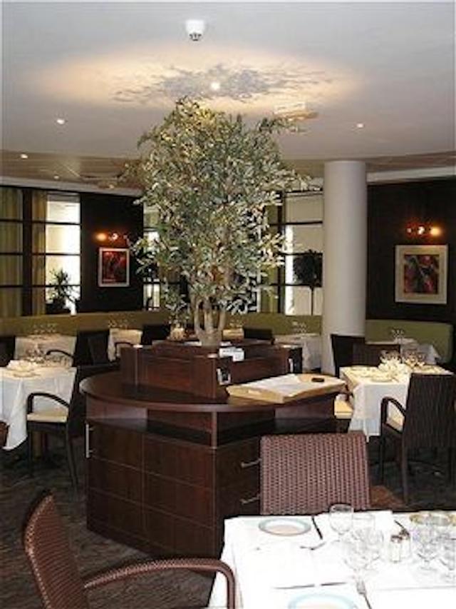 هالیدی این پاریس سی ‌دی ‌جی ایرپورت