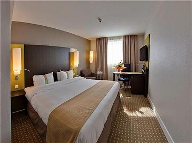 هالیدی این پاریس سی ‌دی ‌جی ایرپورت