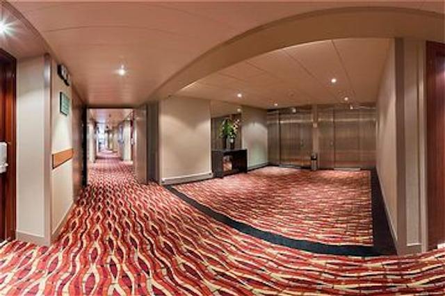 هالیدی این پاریس سی ‌دی ‌جی ایرپورت