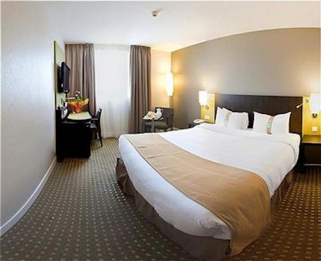 هالیدی این پاریس سی ‌دی ‌جی ایرپورت