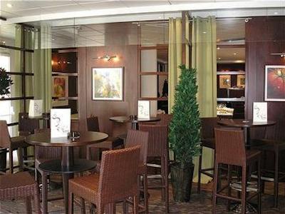 هالیدی این پاریس سی دی جی ایرپورت