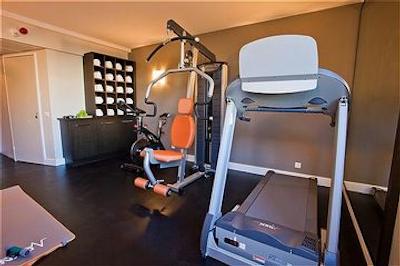 هالیدی این پاریس سی دی جی ایرپورت