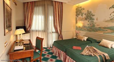 دونا لاورا پالاس