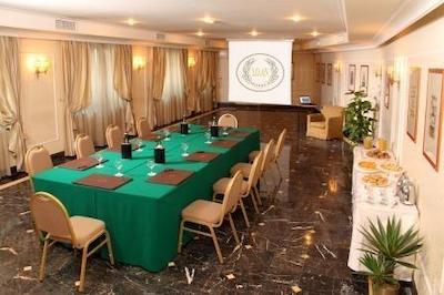 دونا لاورا پالاس