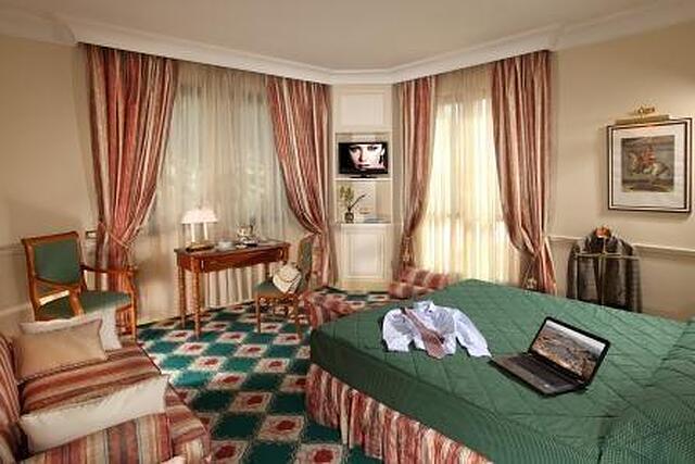 دونا لاورا پالاس