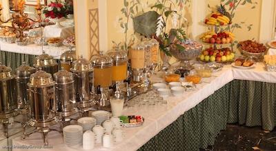 دونا لاورا پالاس