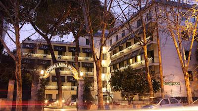 دونا لاورا پالاس