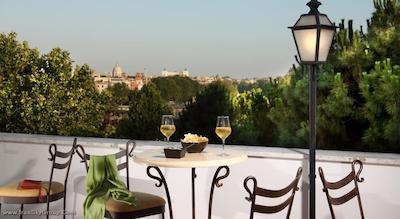 دونا لاورا پالاس