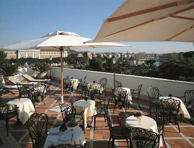 دونا لاورا پالاس