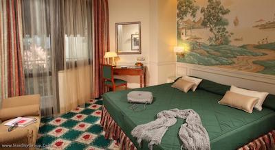 دونا لاورا پالاس