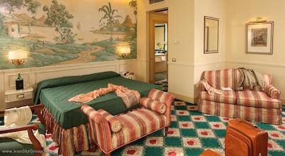 دونا لاورا پالاس