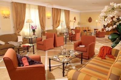 دونا لاورا پالاس