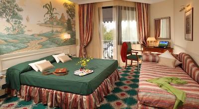 دونا لاورا پالاس