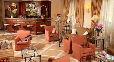 دونا لاورا پالاس