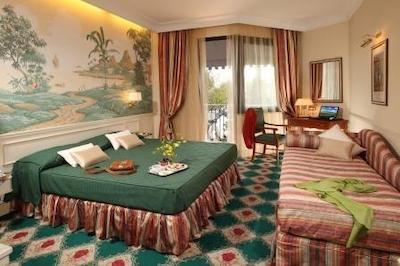 دونا لاورا پالاس