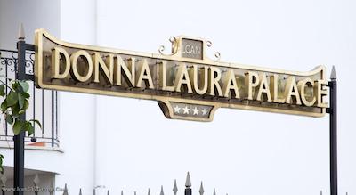 دونا لاورا پالاس