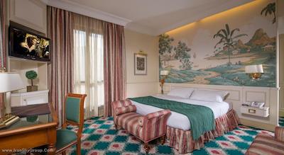 دونا لاورا پالاس