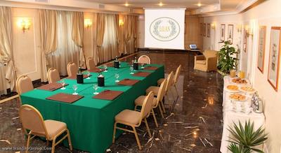 دونا لاورا پالاس