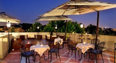 دونا لاورا پالاس