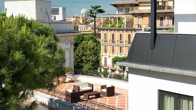 دونا لاورا پالاس