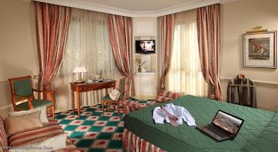 دونا لاورا پالاس