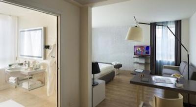 یوناهتلز سنتوری میلانو