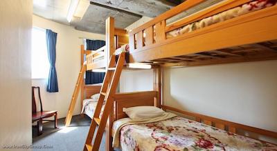 ساکورا هاستل اساکوسا