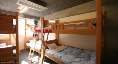 ساکورا هاستل اساکوسا