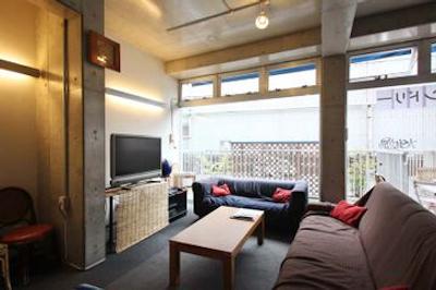 ساکورا هاستل اساکوسا