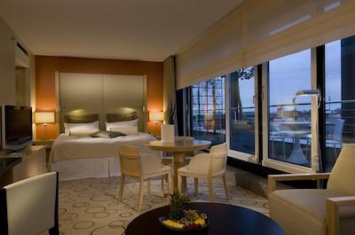 شرایتون برلین گرند هتل اسپلنید