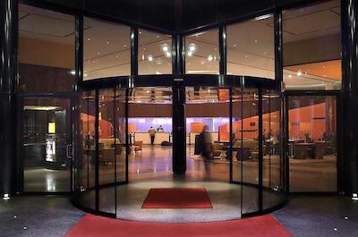 شرایتون برلین گرند هتل اسپلنید