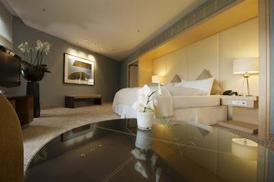 شرایتون برلین گرند هتل اسپلنید