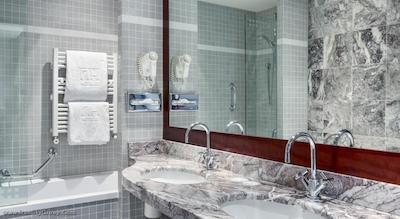 ان‌ اچ کارلتون آمستردام