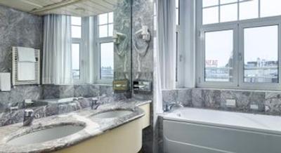 ان‌ اچ کارلتون آمستردام