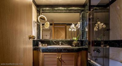 دیوانی کاراول