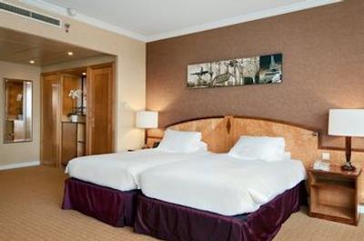 هیلتون پاریس چارلز دو گول ایرپورت