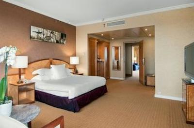 هیلتون پاریس چارلز دو گول ایرپورت