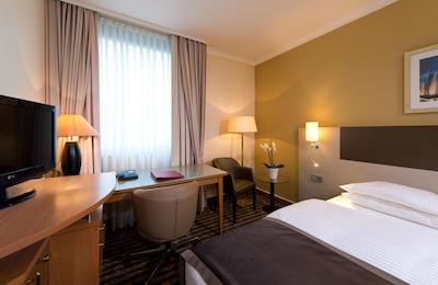 لئوناردو رویال هتل دوسلدرف کنیکسالی