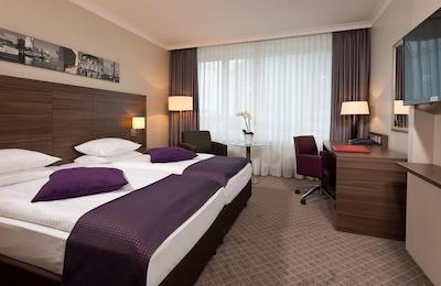 لئوناردو رویال هتل دوسلدرف کنیکسالی