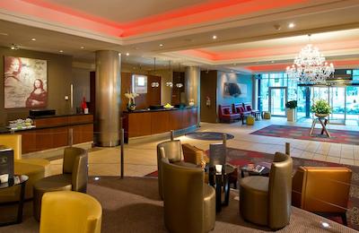 لئوناردو رویال هتل دوسلدرف کنیکسالی