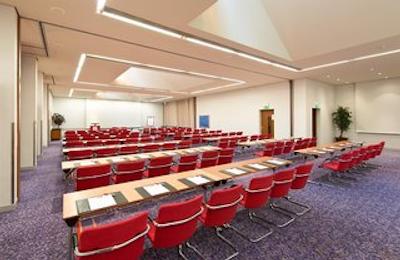 لئوناردو رویال هتل دوسلدرف کنیکسالی