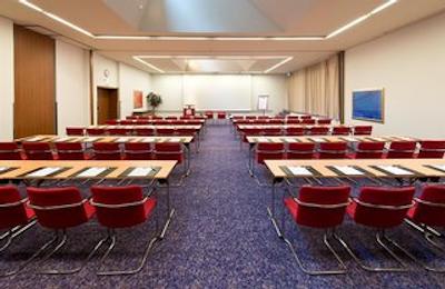 لئوناردو رویال هتل دوسلدرف کنیکسالی