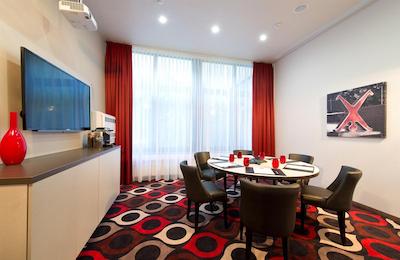 لئوناردو رویال هتل دوسلدرف کنیکسالی