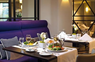 لئوناردو رویال هتل دوسلدرف کنیکسالی